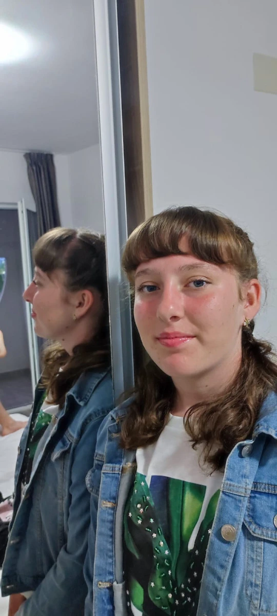 Cum poți salva viața unei adolescente cu un simplu click