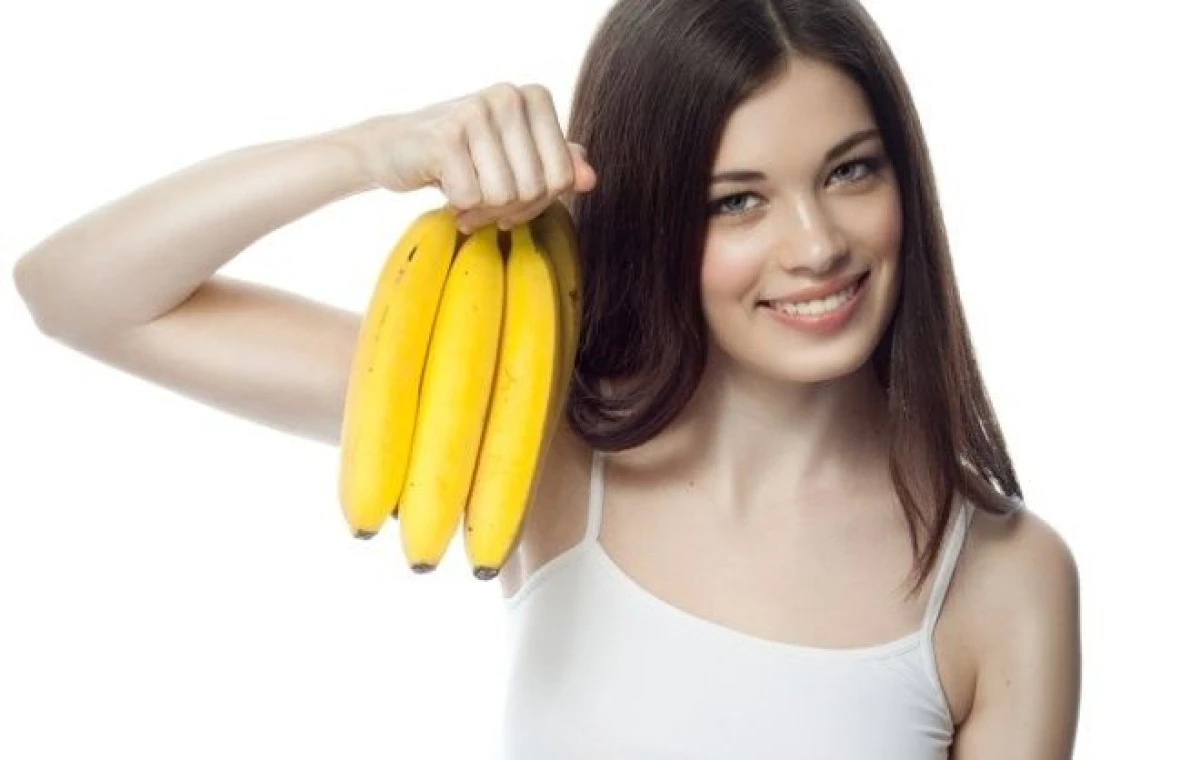 CUM SA-TI ALBESTI NATURAL DINTII, CU AJUTORUL FRUCTELOR
