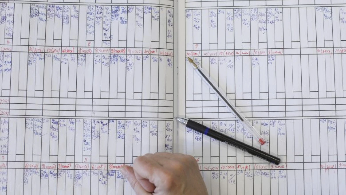 Cum se vor încheia mediile școlare. Soluțiile propuse de Ministerul Educației