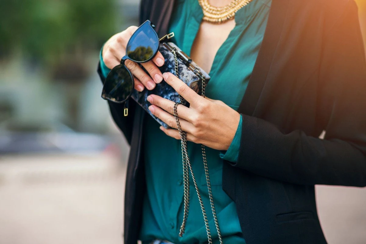 Cum te poți accesoriza? Vezi 5 sfaturi pentru alegerea accesoriilor la modă