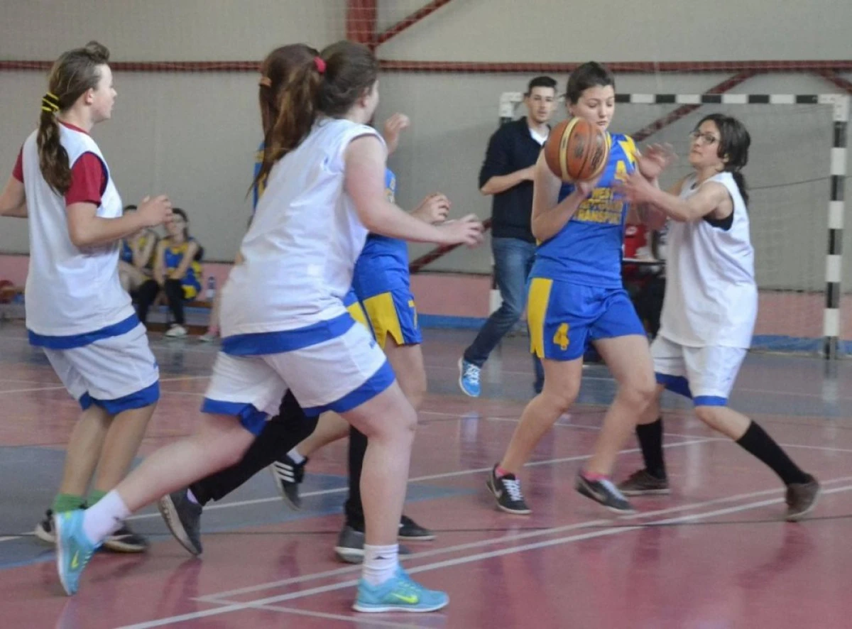 CUPA „SPORTSIN“ LA BASCHET, DEDICAT ELEVELOR, A AJUNS LA A OPTA EDITIE