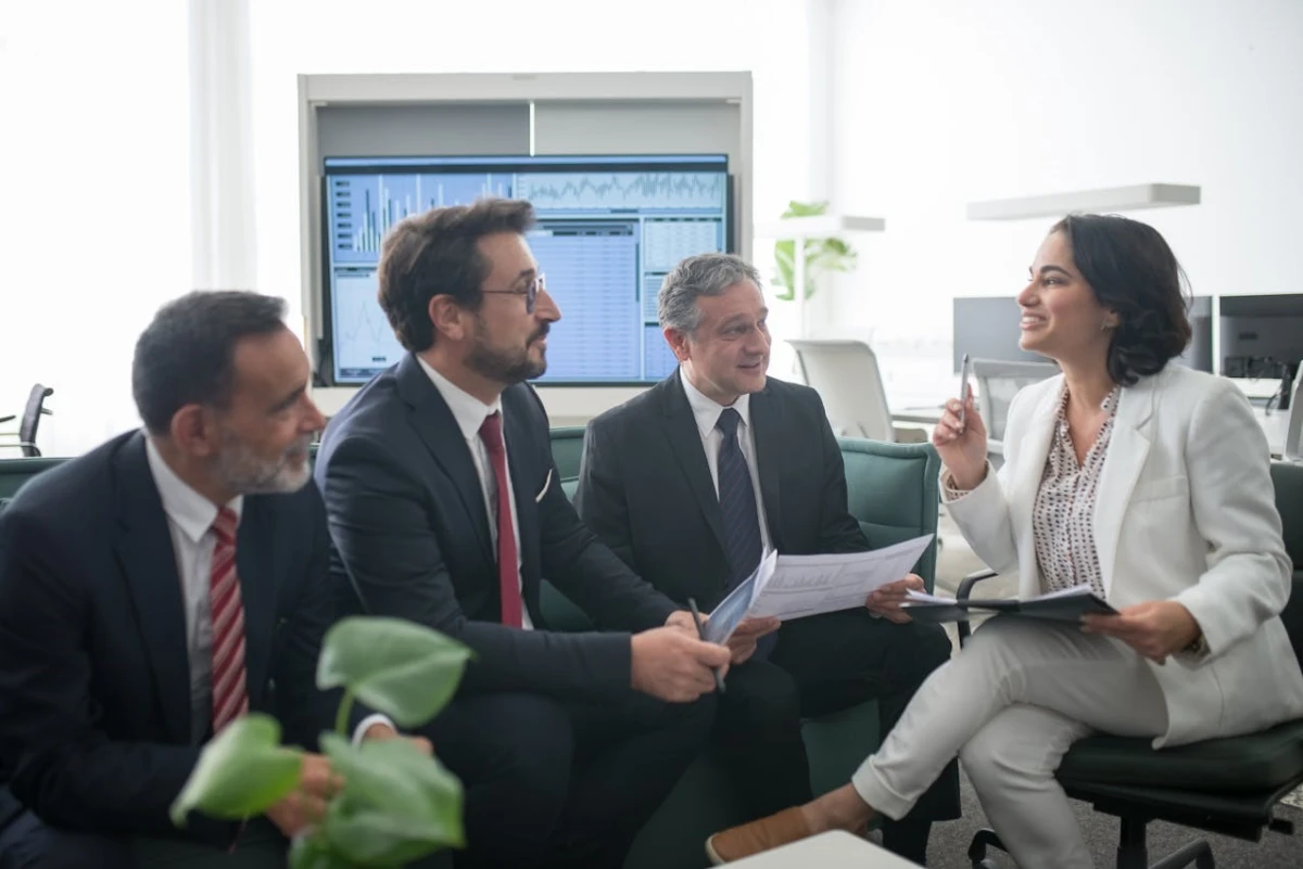 Cursuri de limba română pentru expați: la ce să te aștepți în primele 6 luni de program corporate