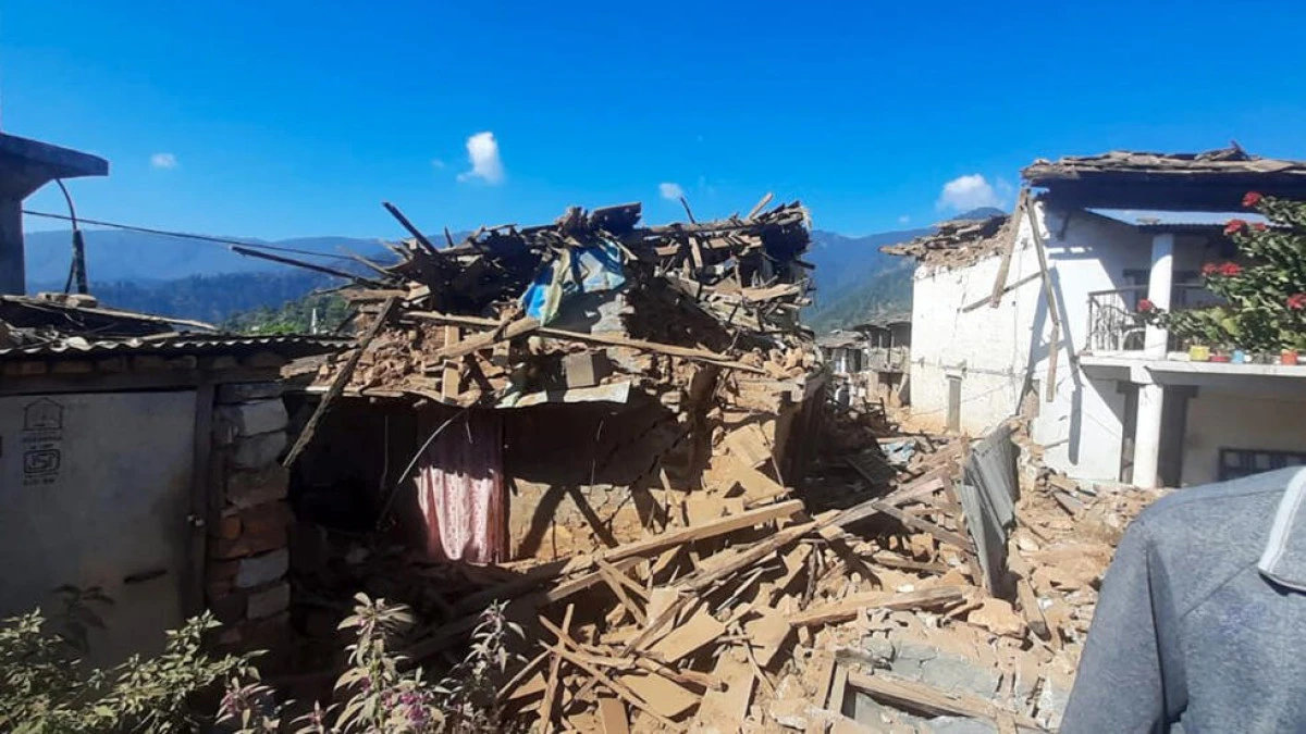 Cutremur puternic în Nepal, cel puțin 128 oameni au murit