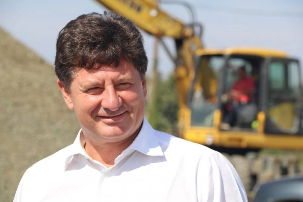 Dacă e să ne luăm după Cionca și Bîlcea, a curs doar lapte și miere în județul Arad, în ultimii patru ani