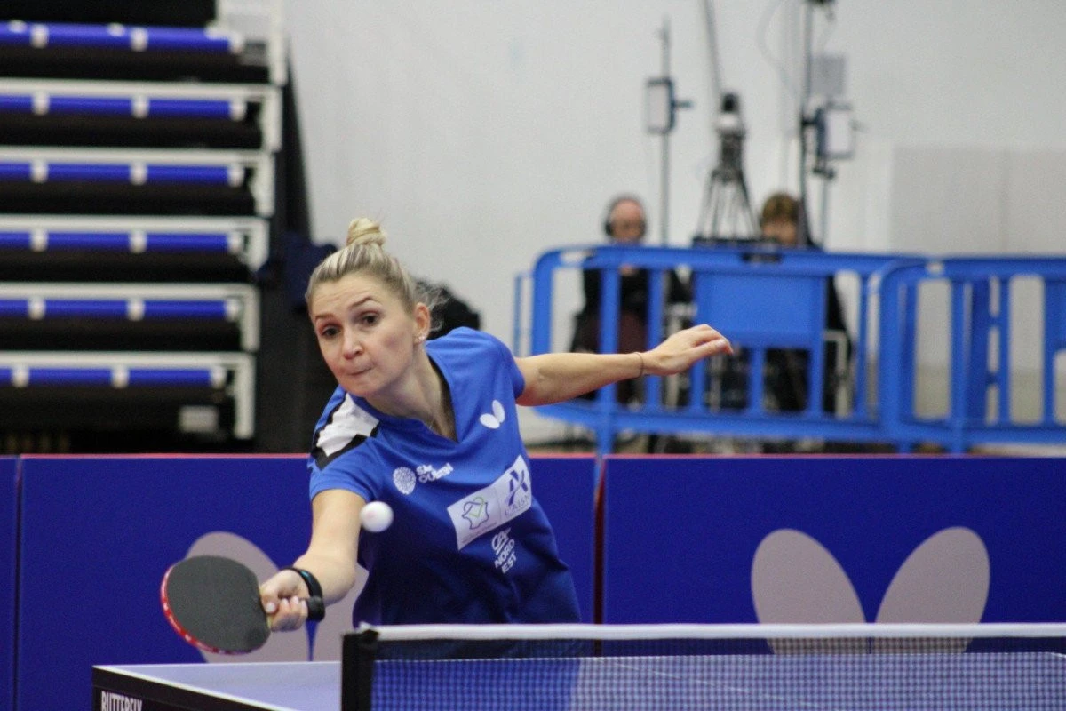 Dana Dodean începe noul an cu un derby, împotriva campioanei Franţei!