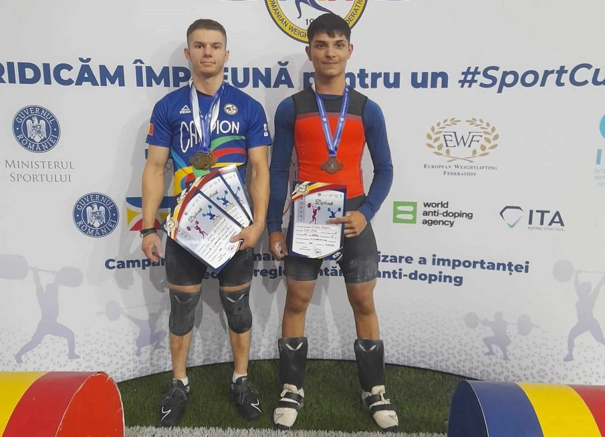 Daniel Jigău este triplu campion național de tineret la haltere, iar Robert David Razim Ciurar a bifat două recorduri naționale de U15!