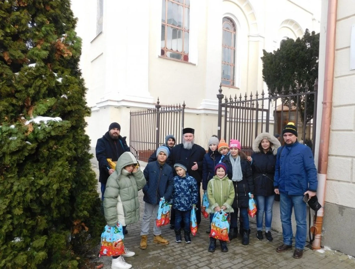 Daruri pentru copiii de la Centrul de Criză Arad, în ziua sărbătorii „Soborul Sf. Proroc Ioan Botezătorul”