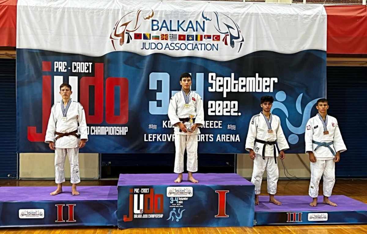David Mercea a cucerit argintul balcanic pe tatami. S-a dat startul în Caravana Sportului Arădean!