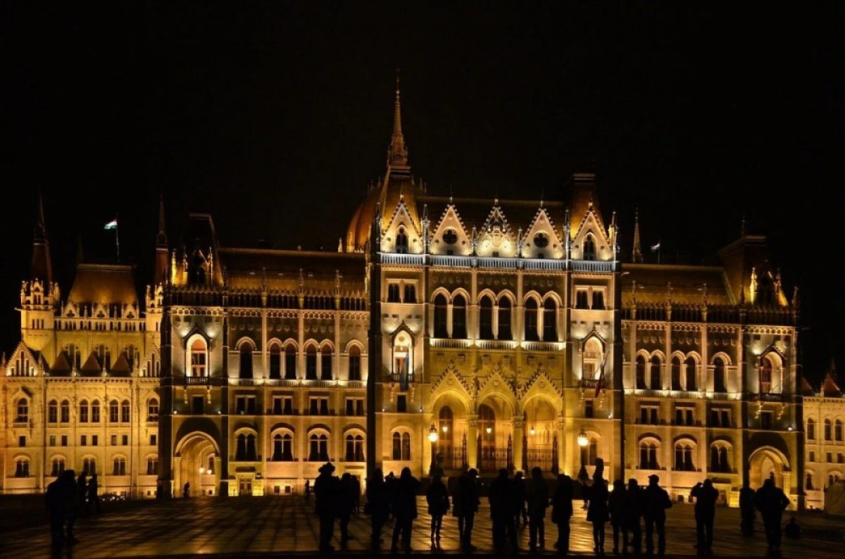 De ce este proiectorul LED cea mai bună soluție pentru iluminatul exterior?