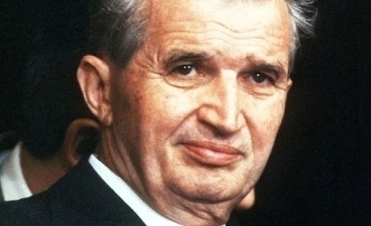”De ce nu le dai, mă, butelii?”. Cine a avut curajul să îl certe pe Ceaușescu