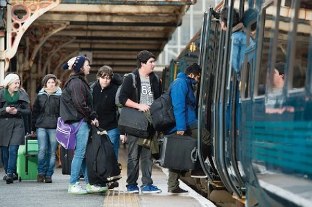 De la 1 februarie studenţii vor călători gratuit cu trenul