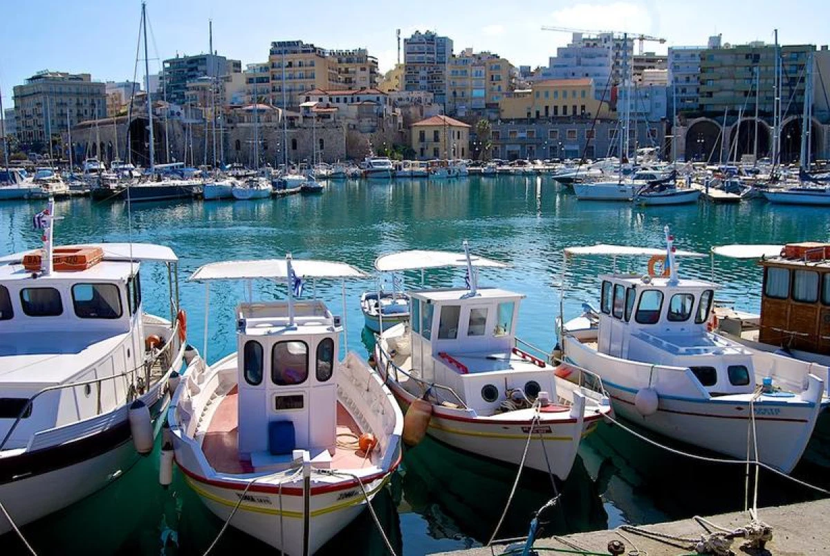 De la 1 iunie, masca nu mai e obligatorie nicăieri în Grecia