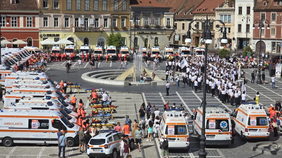 De Ziua Ambulanței Române, salvatorii arădeni ies în mijlocul comunității. Paradă și cursuri de prim ajutor în centrul Aradului