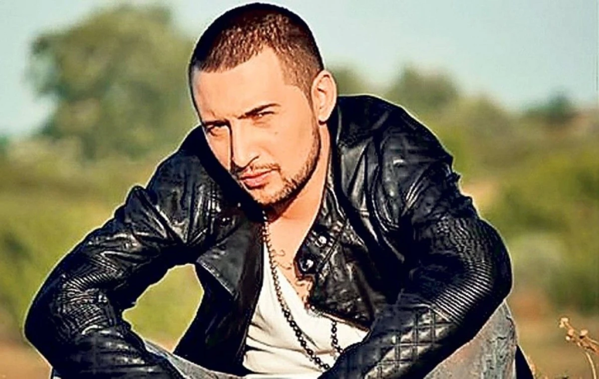 DECLARATIE INCREDIBILA DE DRAGOSTE PENTRU UN CANTARET CELEBRU DE LA NOI! VEZI CE A FACUT IUBITA ARTISTULUI