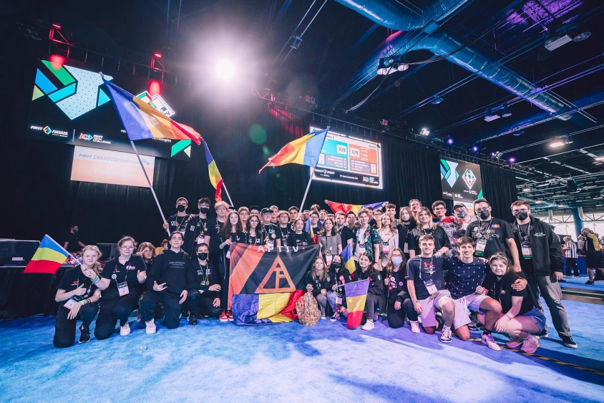 Delta Force Arad a terminat pe primul loc Campionatul Mondial de Robotică „First Tech Challenge” din Houston