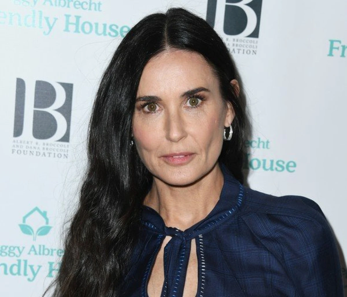 Demi Moore, transfigurată de operațiile estetice