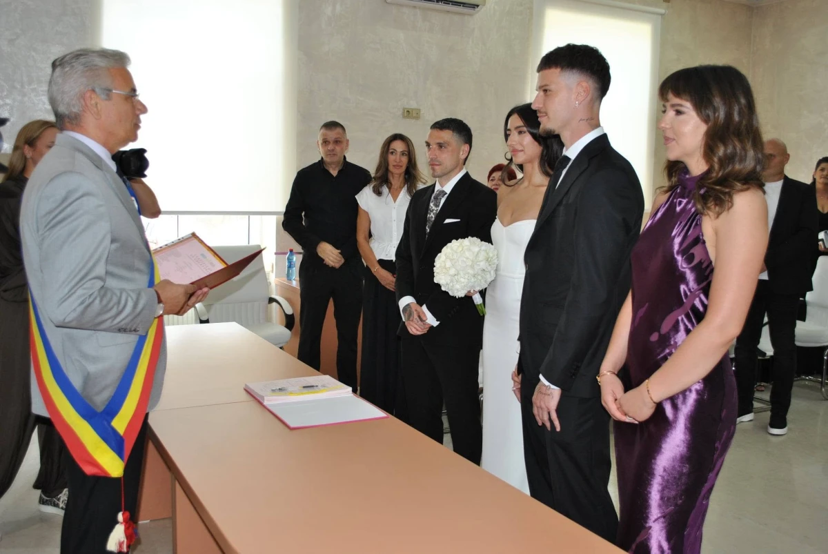 Dennis Man s-a căsătorit! Nicolae Stanciu i-a fost naș colegului de la naționala României