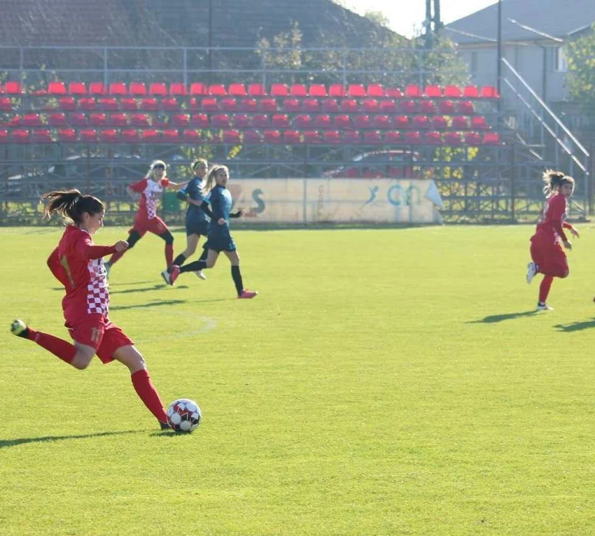 Derby vestic în fotbalul feminin! "Leoaicele" încheie anul împotriva rivalelor de la Fortuna