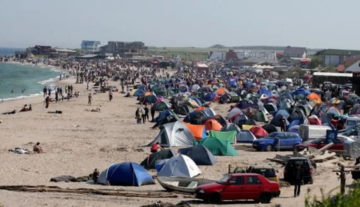 DETINATORI SI TRAFICANTI DE DROGURI, PRINSI IN VAMA VECHE SI MAMAIA