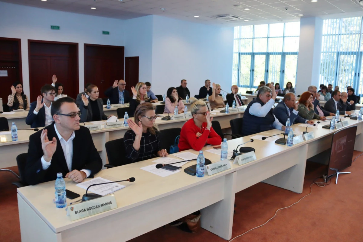 Devize ajustate pentru două obiective ale Consiliului Județean