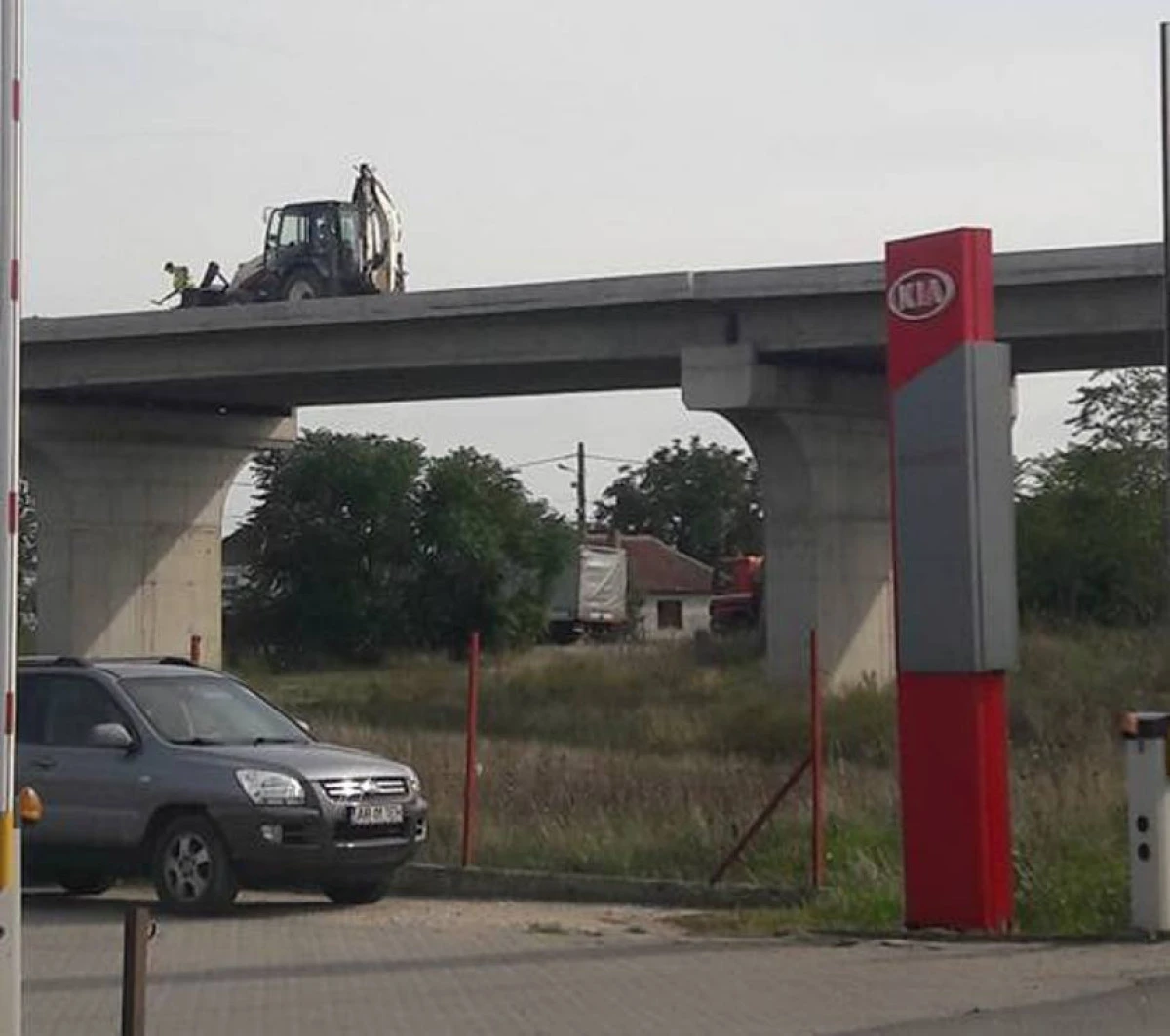 Doamne ajută! Au început lucrările la pasajul de la CET!