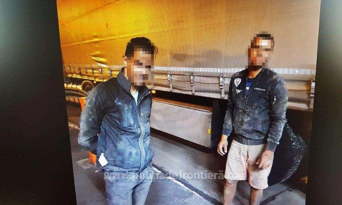 Doi algerieni, depistați ascunși pe axul roţilor unui camion la P.T.F. Nădlac II
