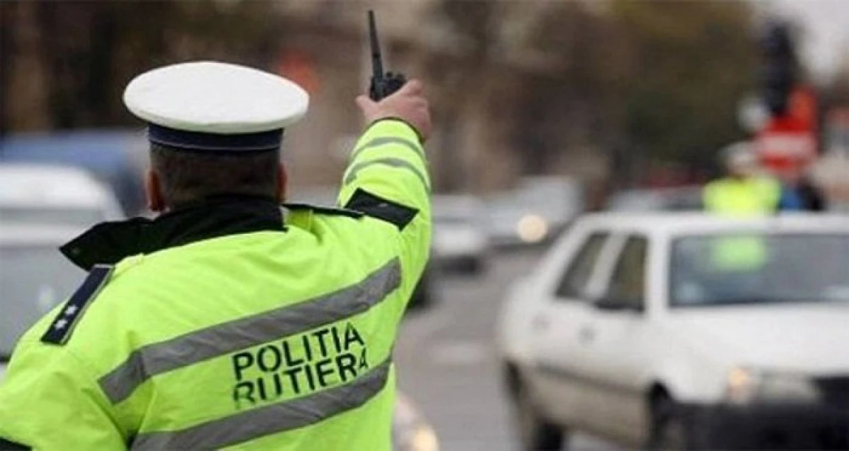 Doi bărbați, din Șiria și Cintei, prinși conducând fără permis