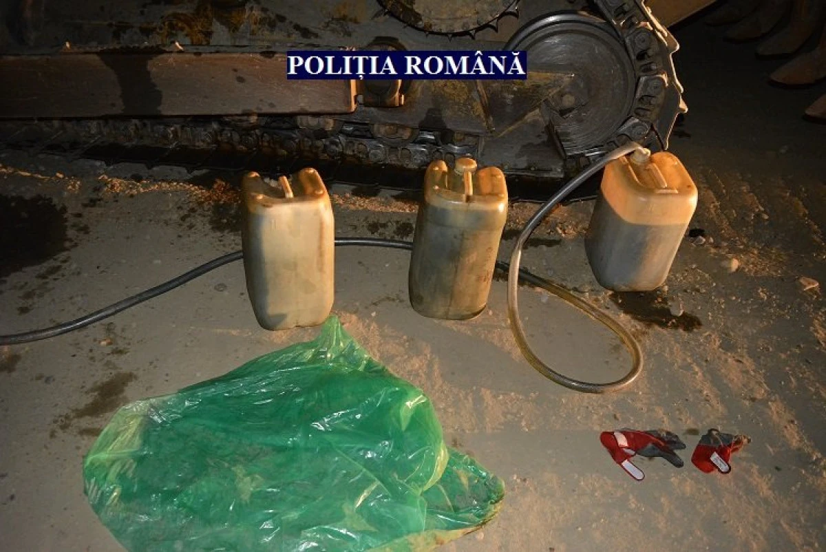 Doi bărbați, prinși după ce au furat combustibil dintr-un buldozer