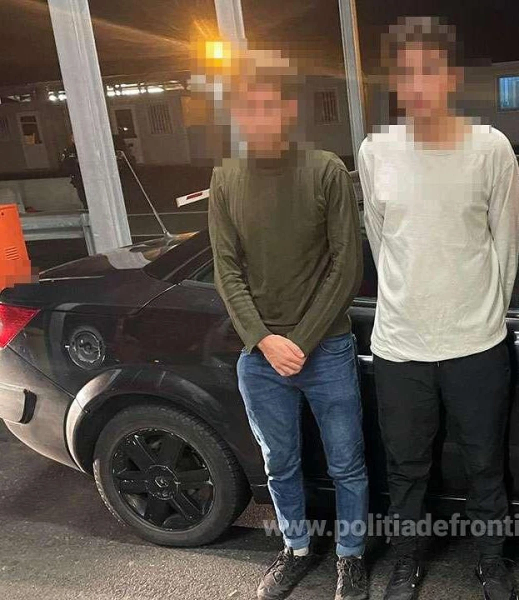 Doi cetățeni din Irak au încercat să treacă în Ungaria ascunși în portbagaj