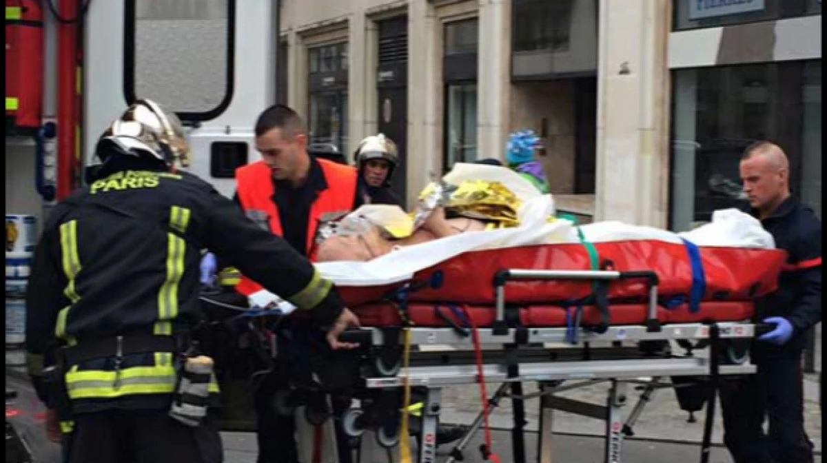 DOI CETATENI ROMANI AU MURIT IN ATENTATELE DE LA PARIS