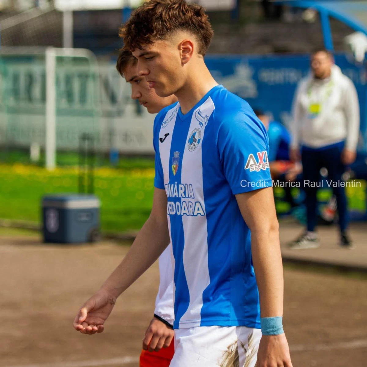 Doi fotbaliști arădeni întăresc lotul Gloriei Bistrița înainte de play-out-ul Ligii 2