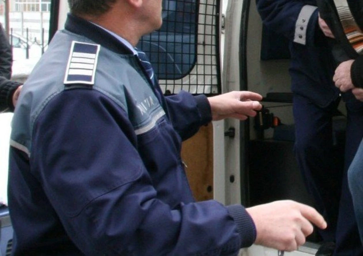 Doi minori din Arad, încarcerați pentru tâlhărie