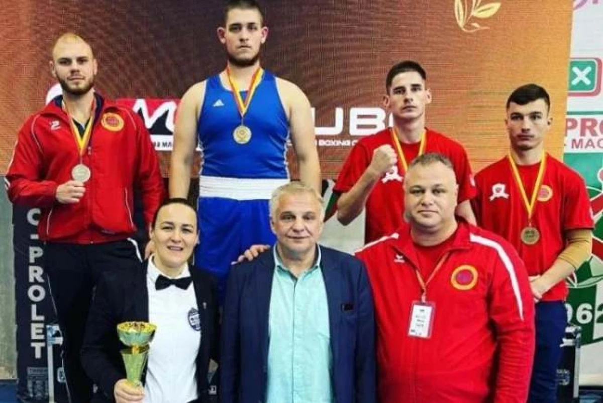 Doi pugiliști arădeni au urcat pe podium în Macedonia, la „Gongul de aur”