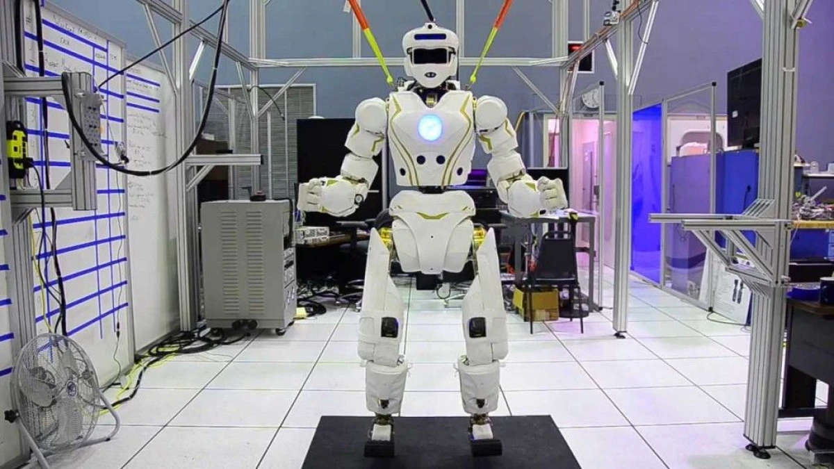 DOI ROBOTI VOR FI TESTATI LA UNIVERSITATI PRESTIGIOASE DIN AMERICA