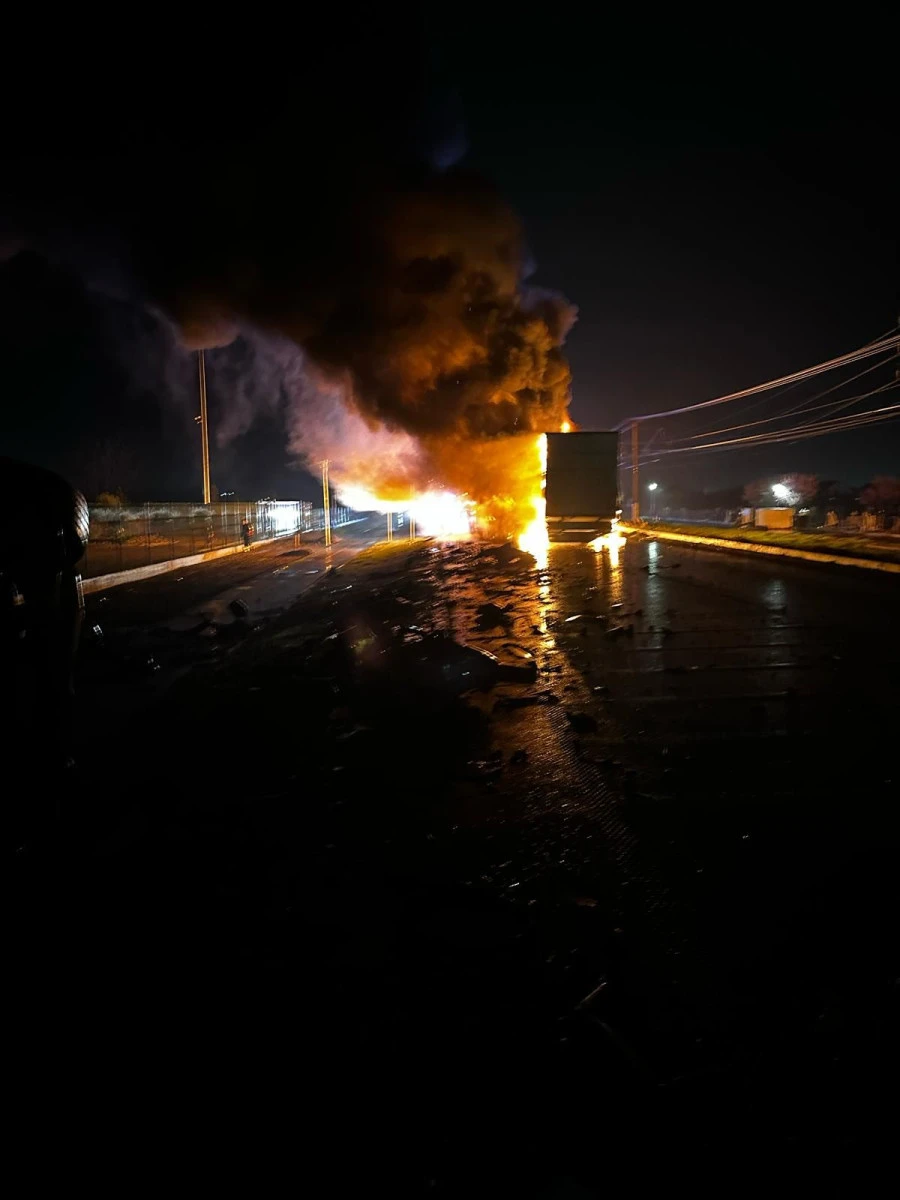 Doi șoferi au decedat la ieșire din Vladimirescu, în urma unui accident între două autocamioane