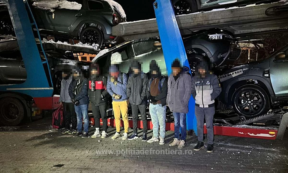 Doi șoferi sunt cercetaţi pentru că au încercat să scoată ilegal din ţară nouăsprezece cetățeni străini