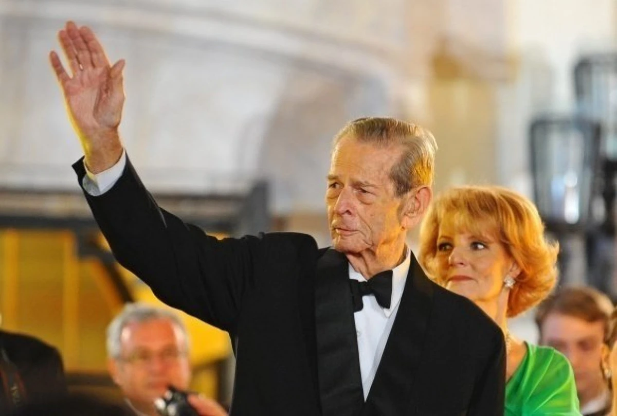 Doliu la Săvârșin, după moartea Regelui Mihai