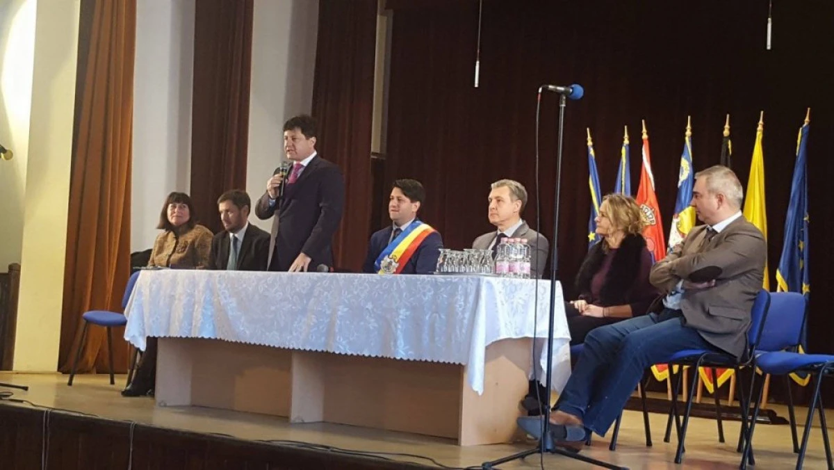 Donație de cărți pentru copiii din Pecica