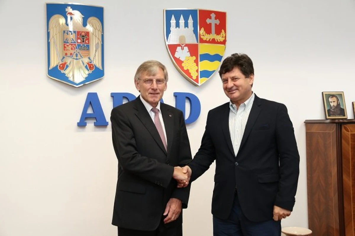 Donație de mobilier pentru Spitalul Clinic Județean de Urgență Arad