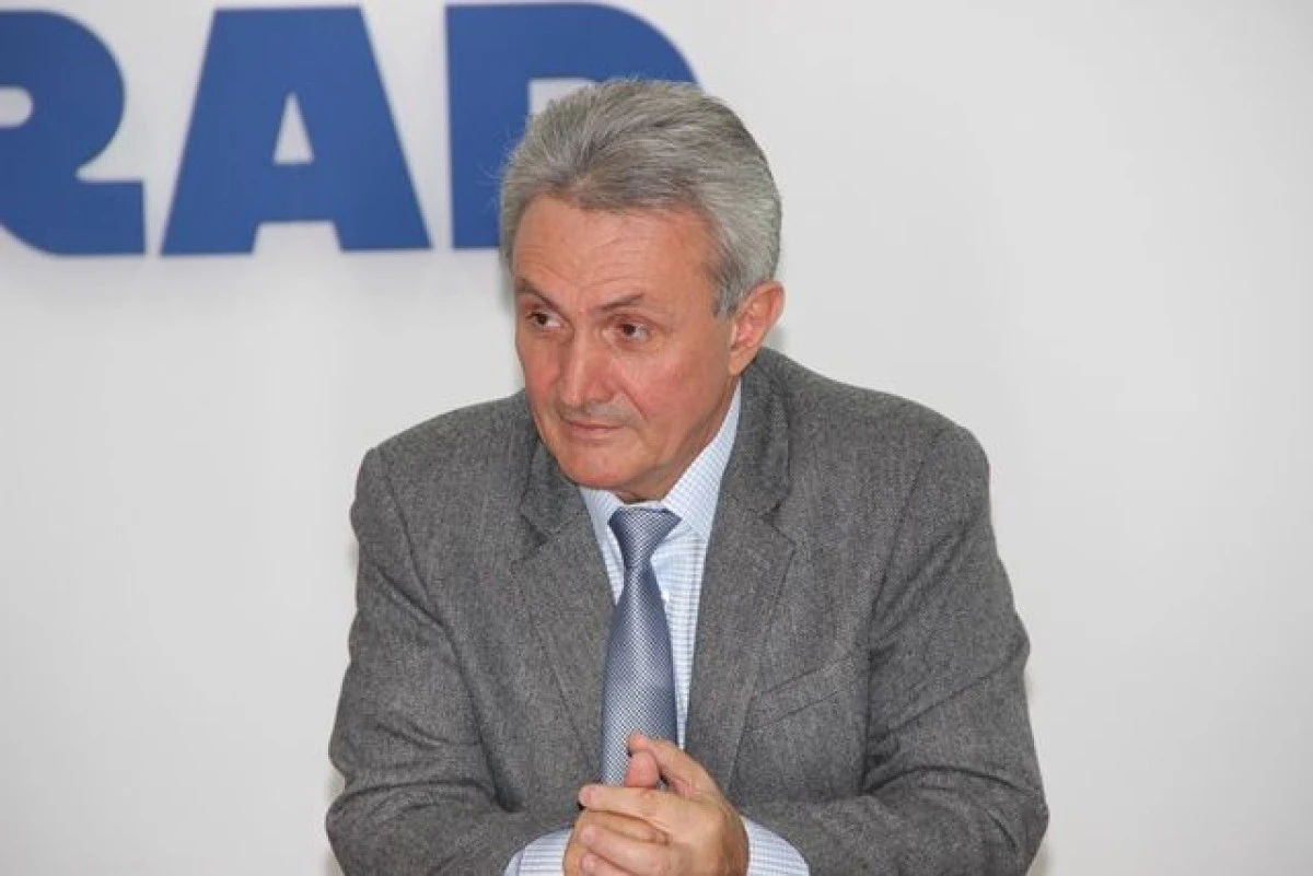 Doru Sinaci este noul director al Bibliotecii Judeţene „A.D. Xenopol”