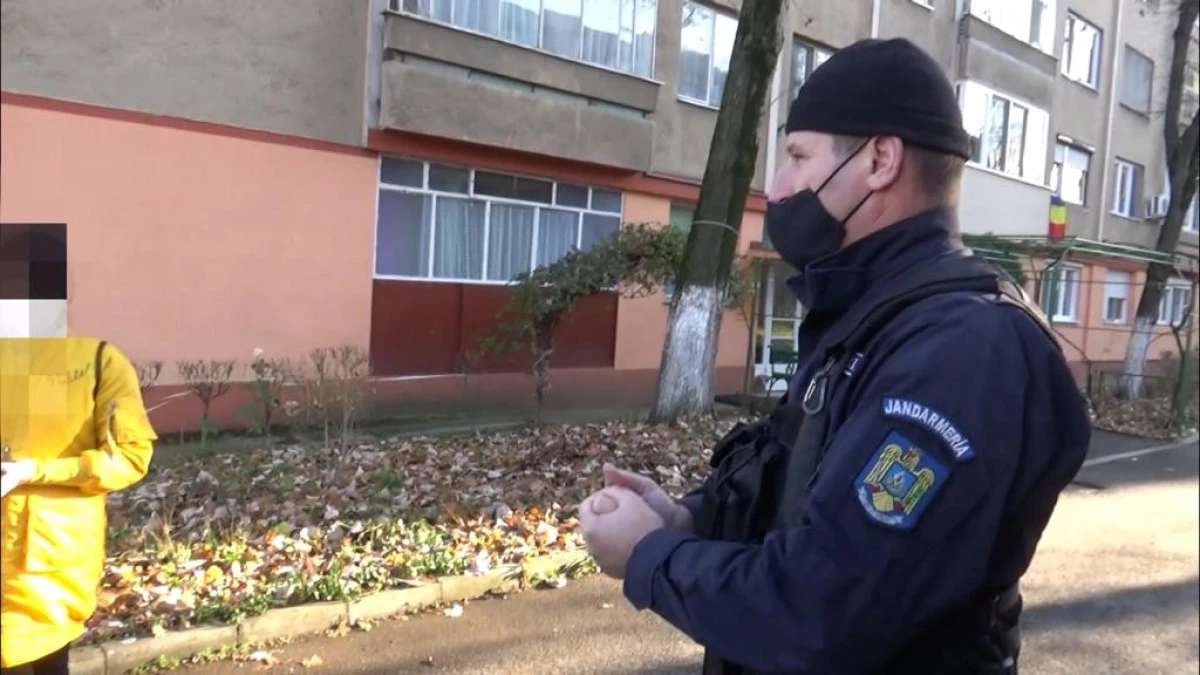 Dosar penal pentru o arădeancă infectată cu COVID-19, care a încălcat restricțiile și s-a plimbat prin oraș