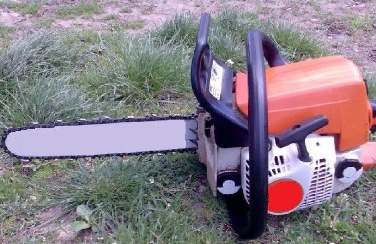 DOUA FEMEI AU FOST RETINUTE PENTRU CA AU FURAT UN MOTOFIERASTRAU