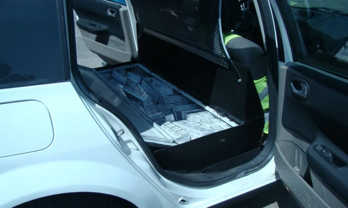 Două femei din Arad, cercetate pentru contrabandă cu țigarete
