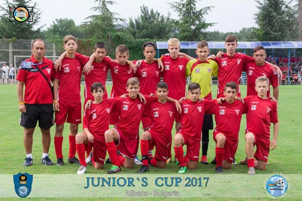 Două generaţii a UTA-ei, medaliate la turneul Junior Cup