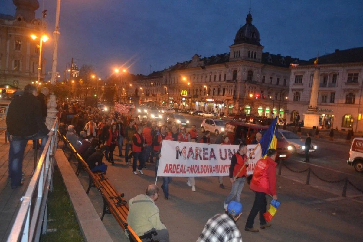 DOUA MII DE ARADENI AU IESIT IN STRADA SA-L SUSTINA PE VICTOR PONTA!