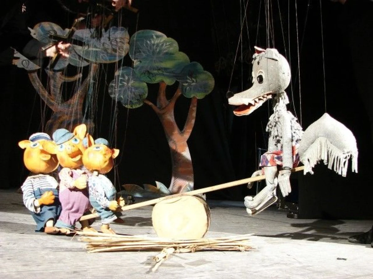 DOUA SPECTACOLE DE TEATRU SI INCHIDEREA STAGIUNE LA MARIONETE, IN ACEST WEEKEND
