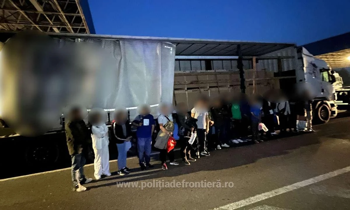 Două TIR-uri pline cu refugiați, descoperite în vama Nădlac II