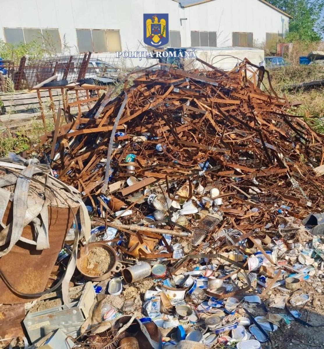 Două tone de deșeuri au fost confiscate de polițiști și reprezentanții Gărzii de Mediu
