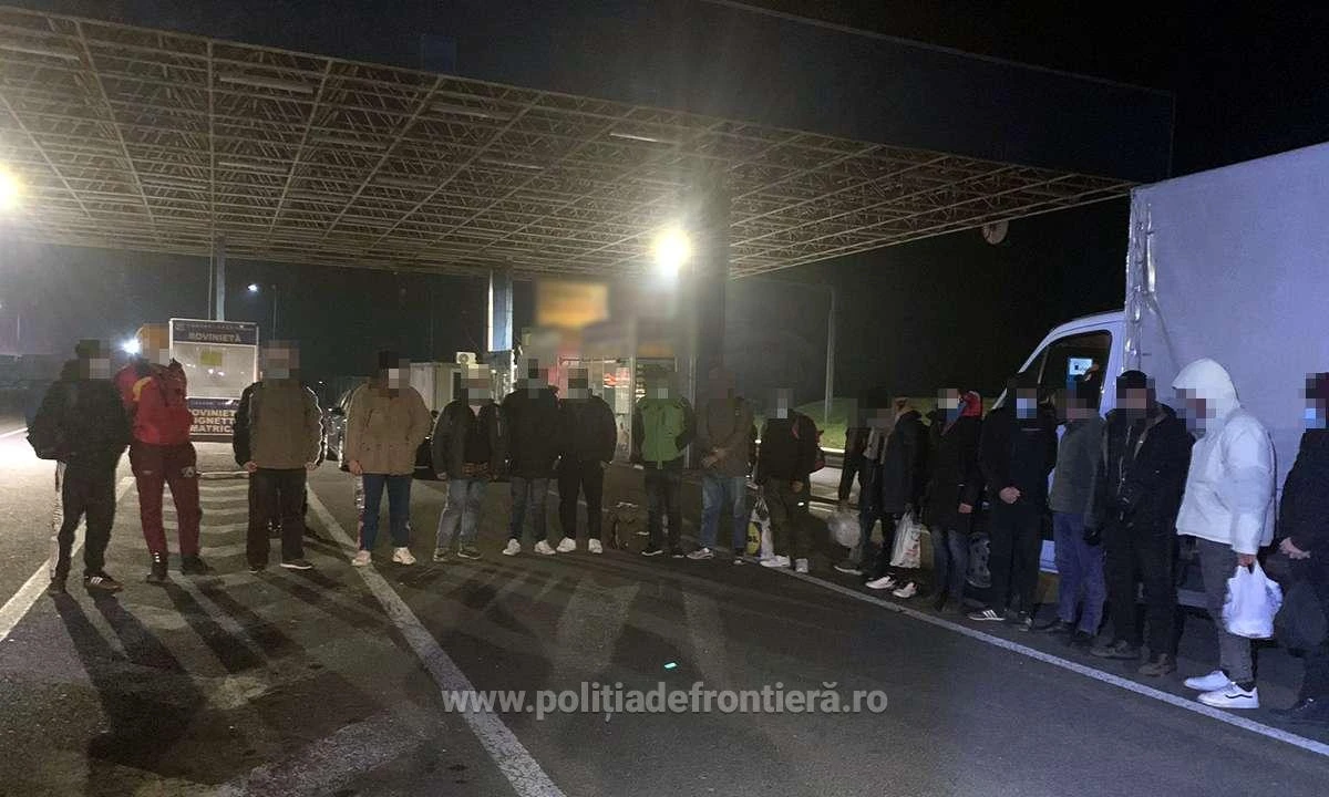 Douăzeci și șase de refugiați, depistaţi la Nădlac ascunşi într-o autoutilitară cu piese auto