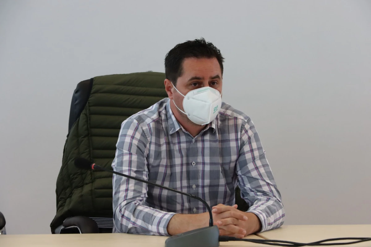 Dr. Cătălin Hreniuc explică de ce lipsesc pereții despărțitori la spitalul COVID-19 de la Expo